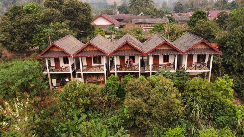 Sunset Bungalows & GH photo 1