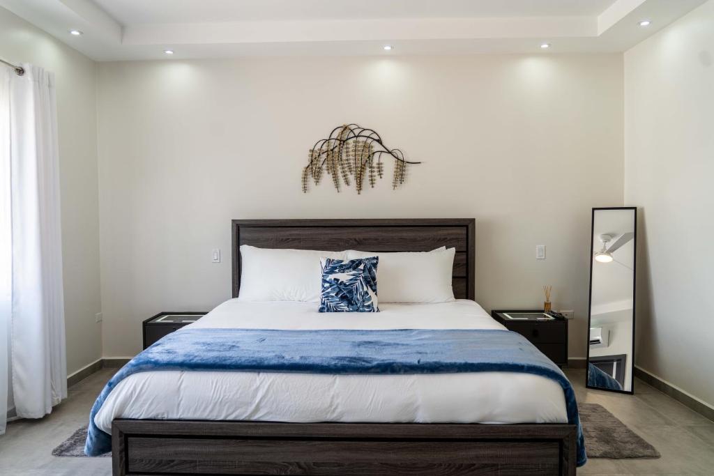Modern 3BR Home with Own Private Pool photo 4