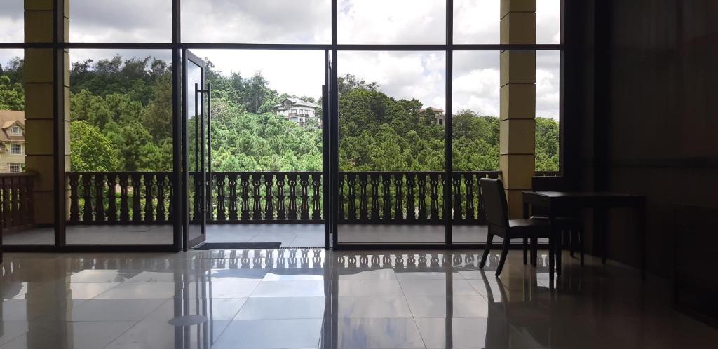 Carol Crosswinds Tagaytay Room Type - Studio with Balcony