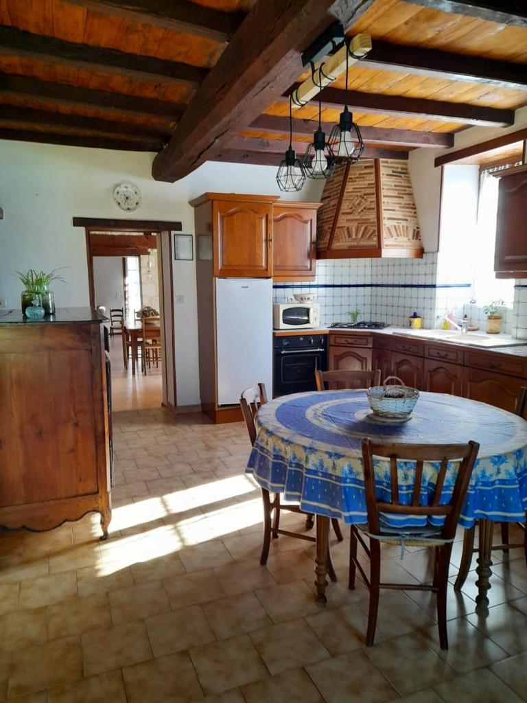 Maison de 2 chambres avec jardin clos et wifi a Allemans photo 4