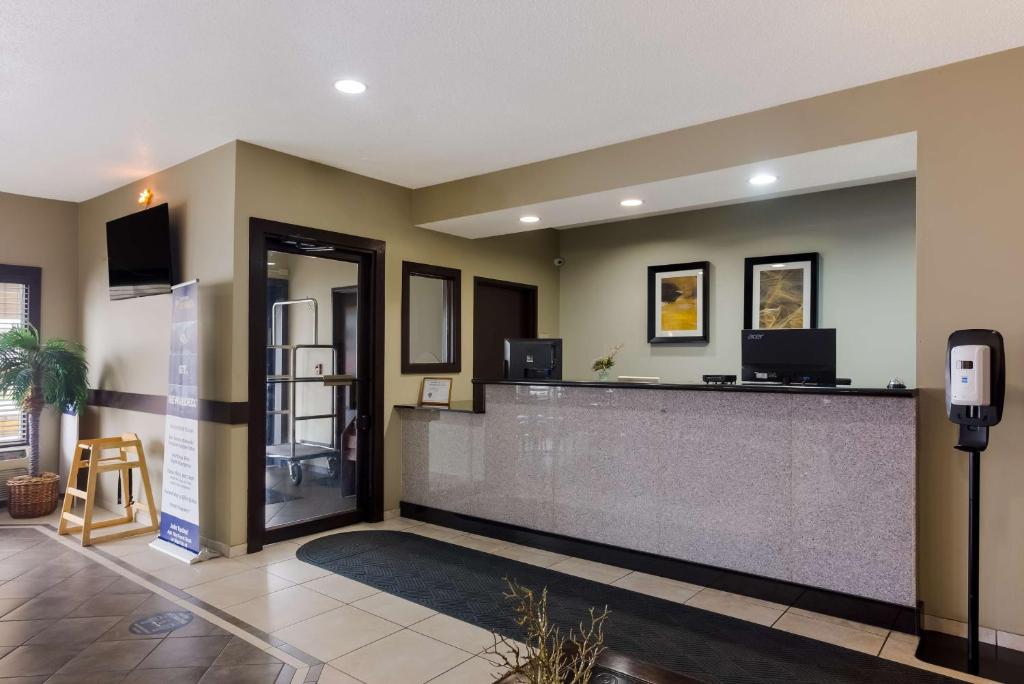 Best Western Crossroads Inn photo 2