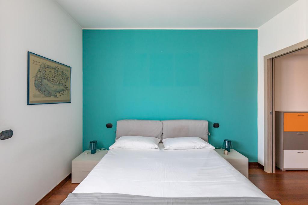 Duke Apartment - San Donato Milanese - by Host4U photo 3