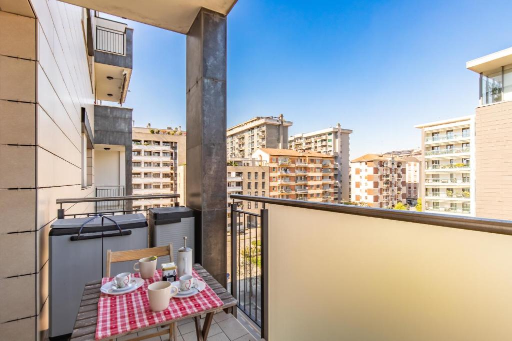 Duke Apartment - San Donato Milanese - by Host4U photo 2