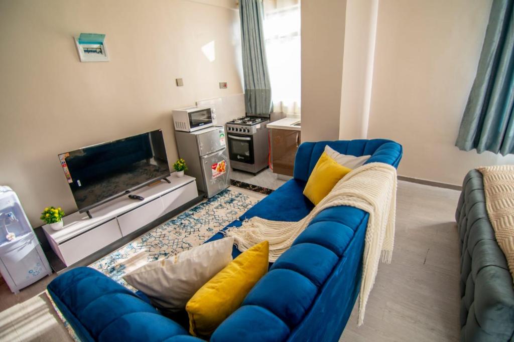 Lux Suites Royal Gardens Studio Apartments - Tap to explore photos