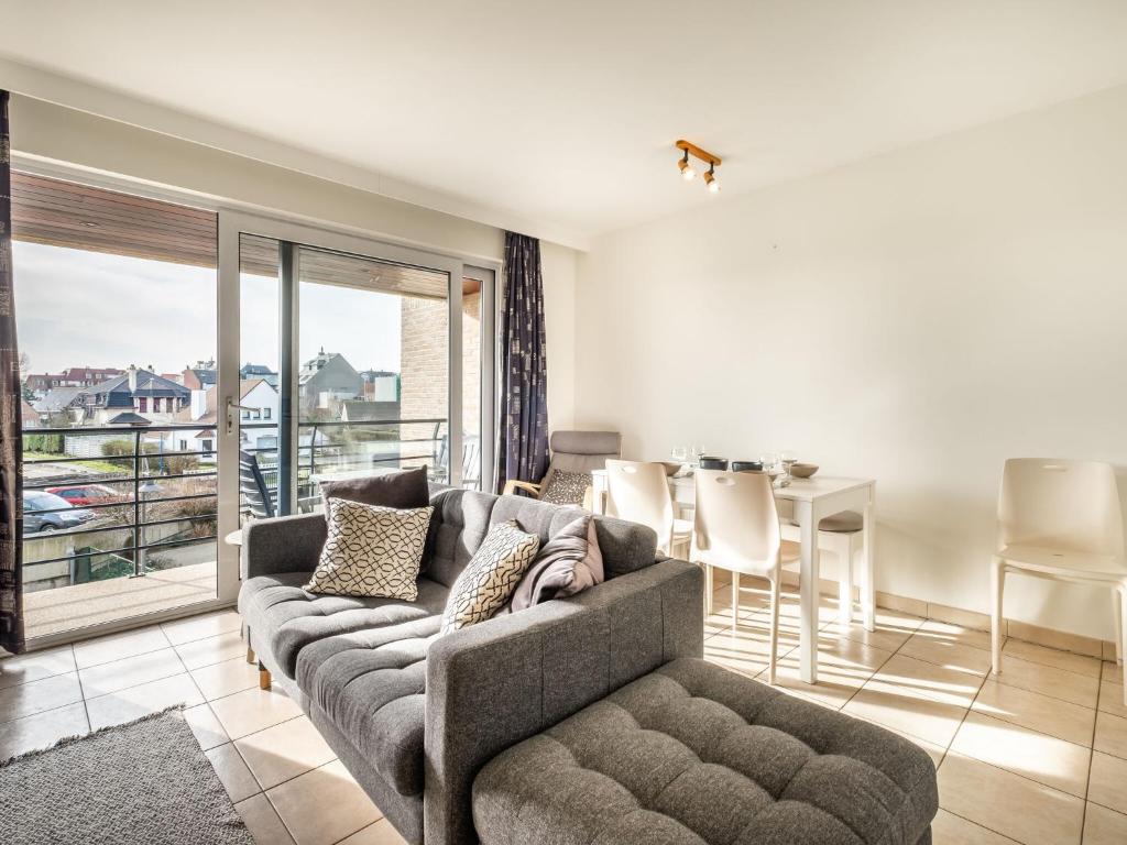 Catamaran Sunny apartment in the heart of Sint-Idesbald and close to the sea