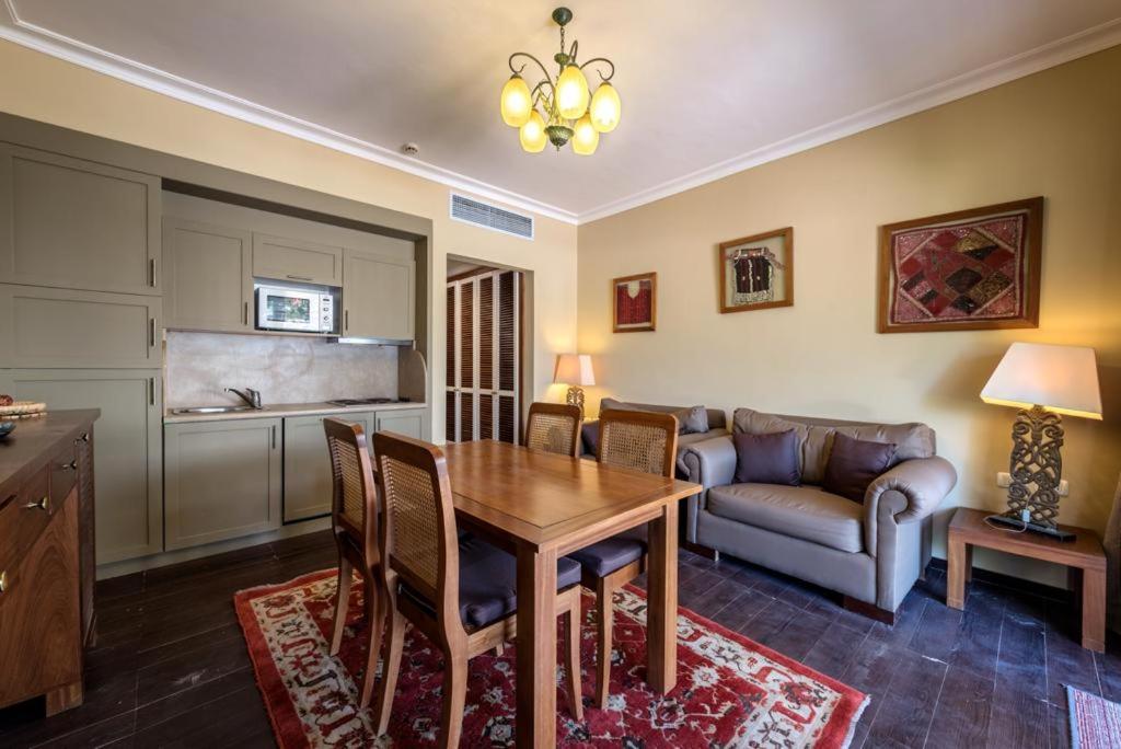 Domina Coral Bay building 46 by Holiday Home 24 photo 1