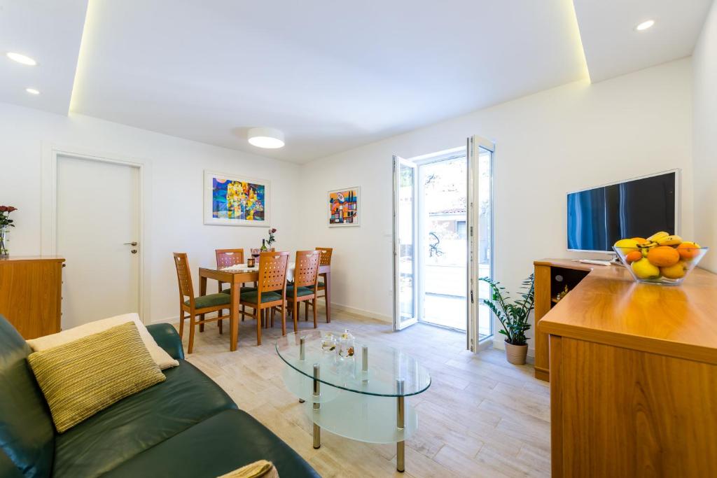 Apartment Luxe photo 3
