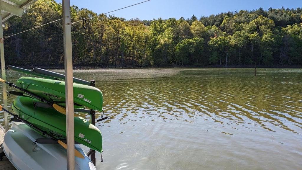 Cottage at Cozy Cove - lake front, dock, pet friendly, fire pit photo 1
