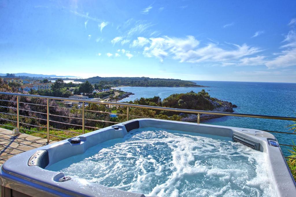 Beachfront Villa Seasun by PosarelliVillas photo 3