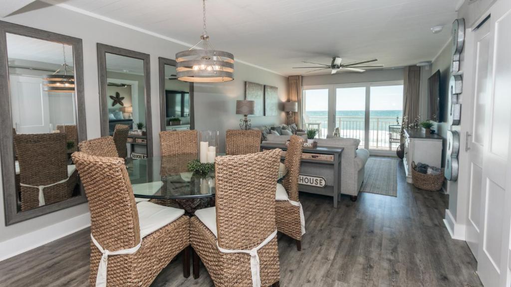 Dunes of Panama - Total Remodel BEACHFRONT 5th Floor Condo - 2 Bed & 2 Bath photo 4