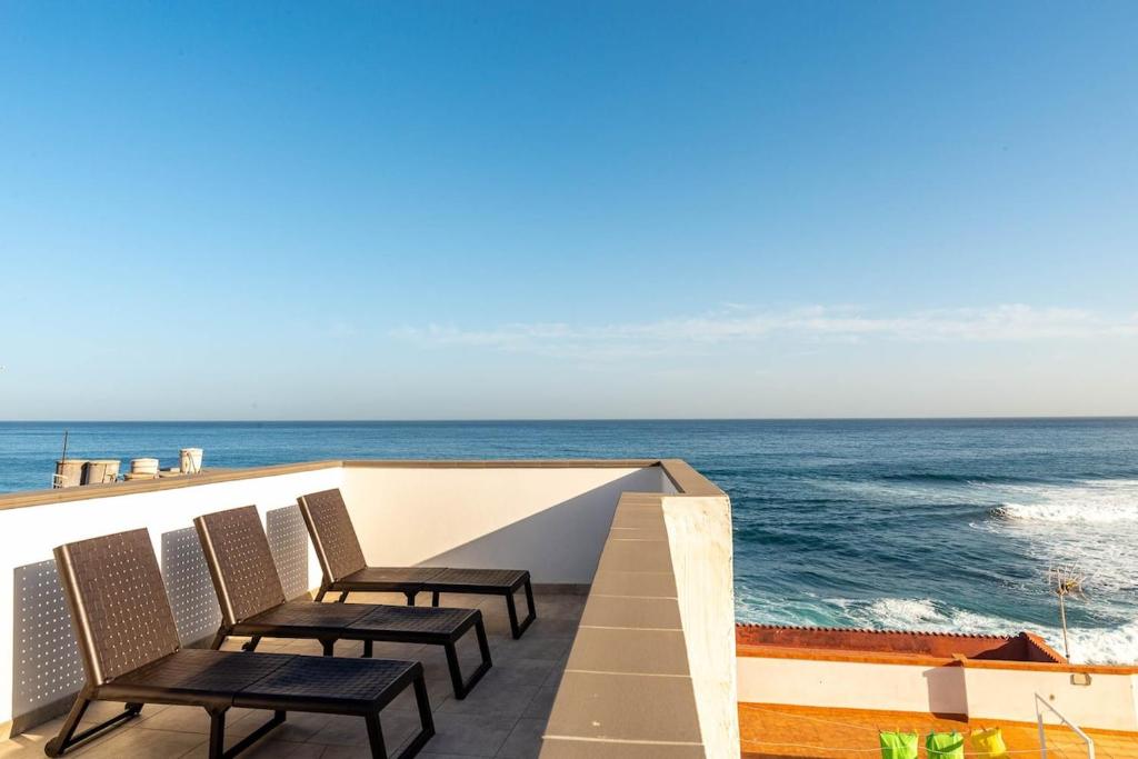 Lightbooking North Shore Las Palmas shared roof terrace photo 2