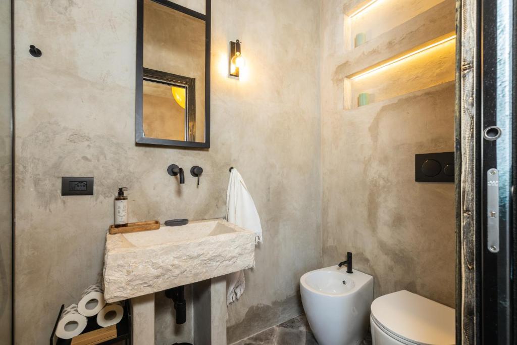 Via Roma Charming Rooms photo 4