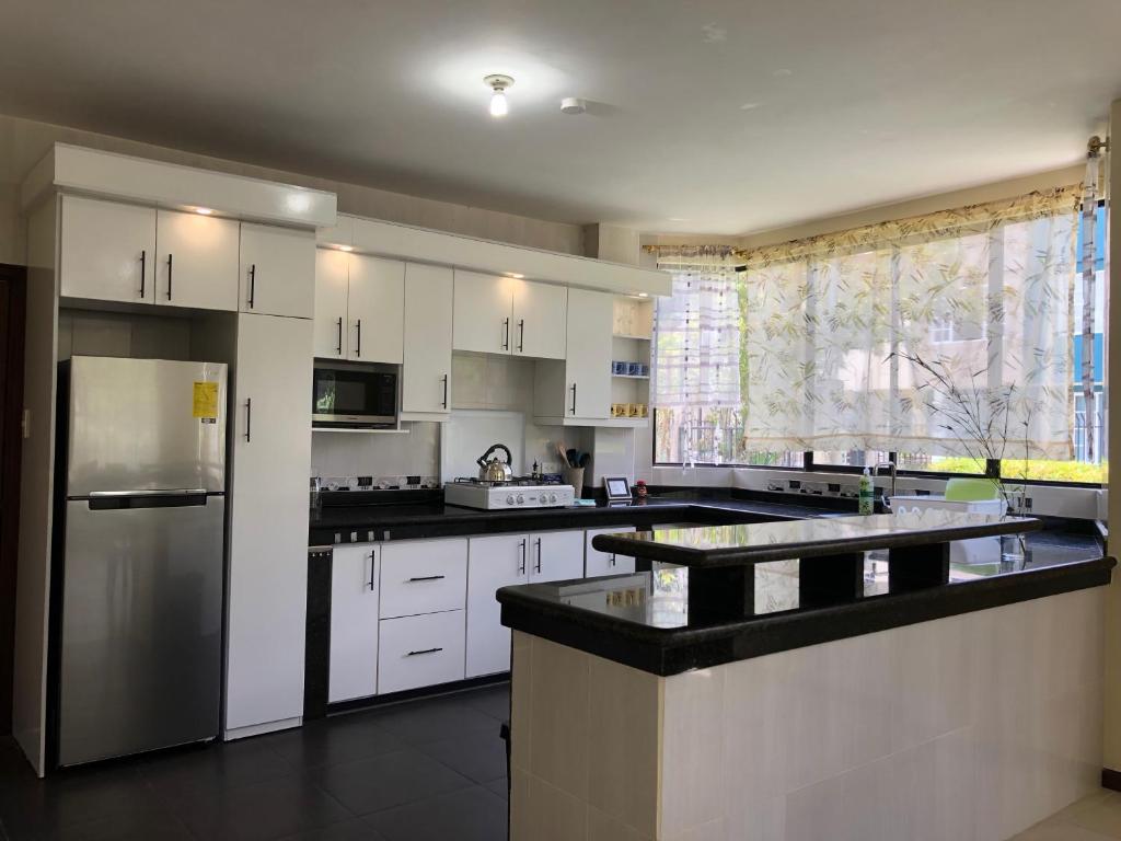 Family house/casa de Familia 3 bedroom 3 bath photo 1