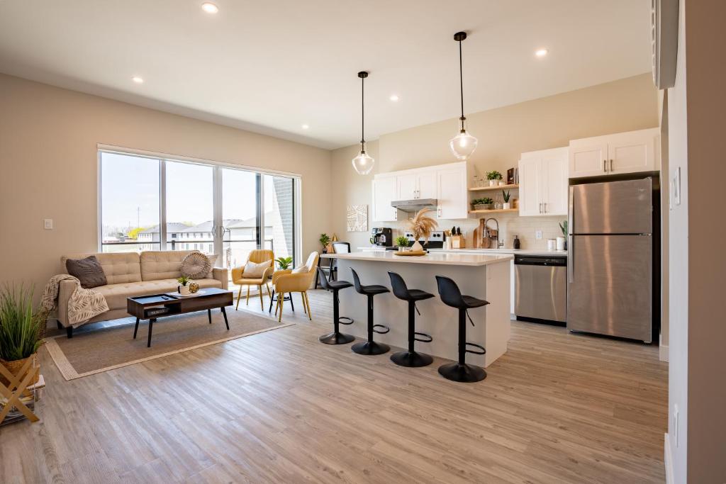 Brand new! Stylish 2 Bedroom Condo photo 2