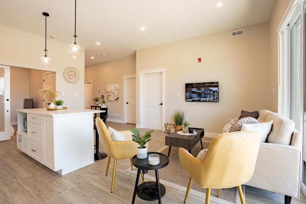 Brand new! Stylish 2 Bedroom Condo photo 4