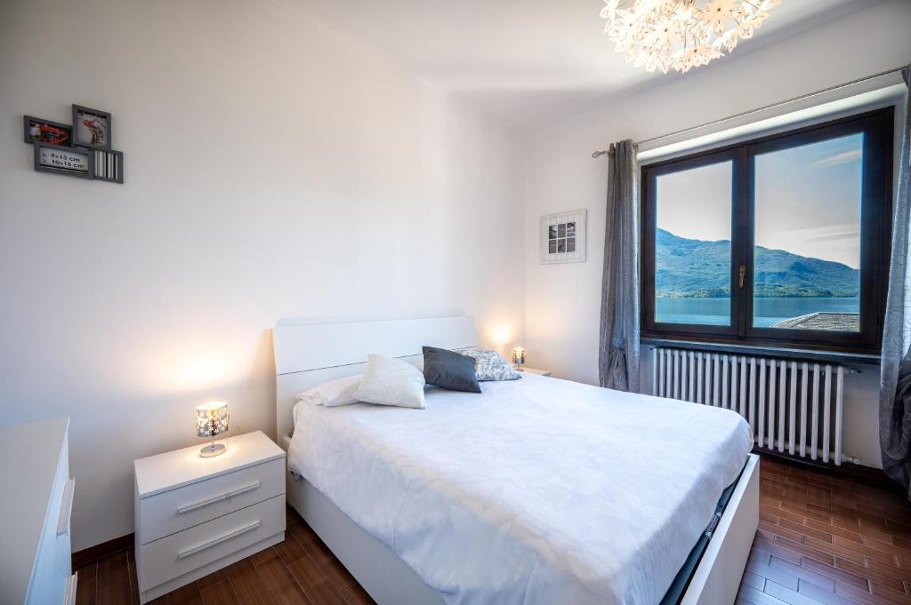 Lake view apartment with balcony and parking - Larihome A25 photo 3
