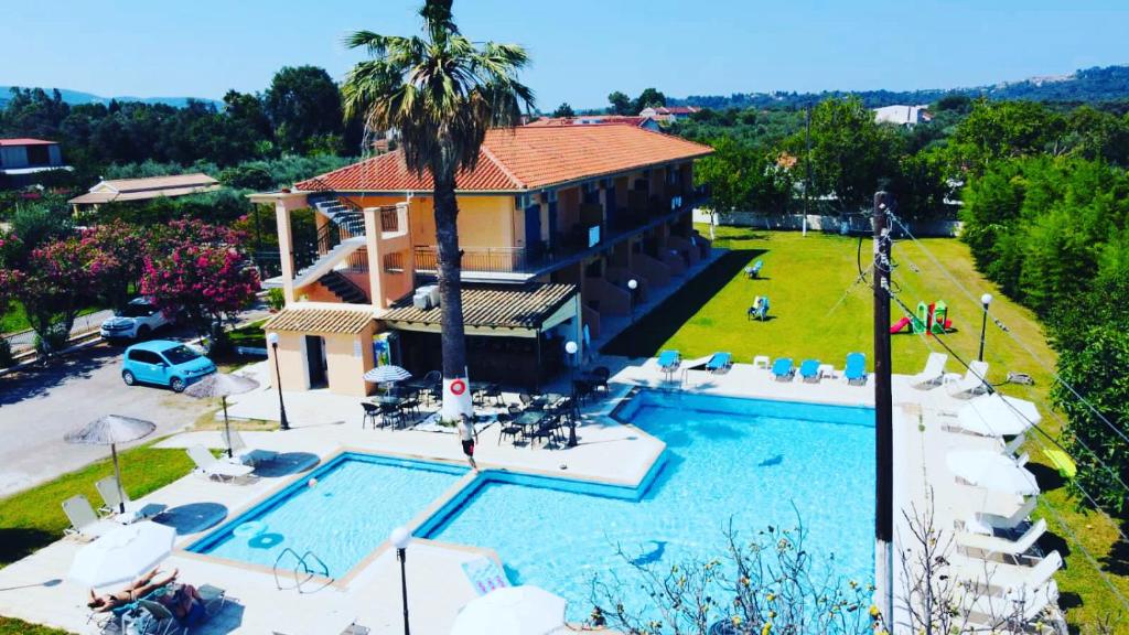 Banos Apartments and swimming pool photo 3