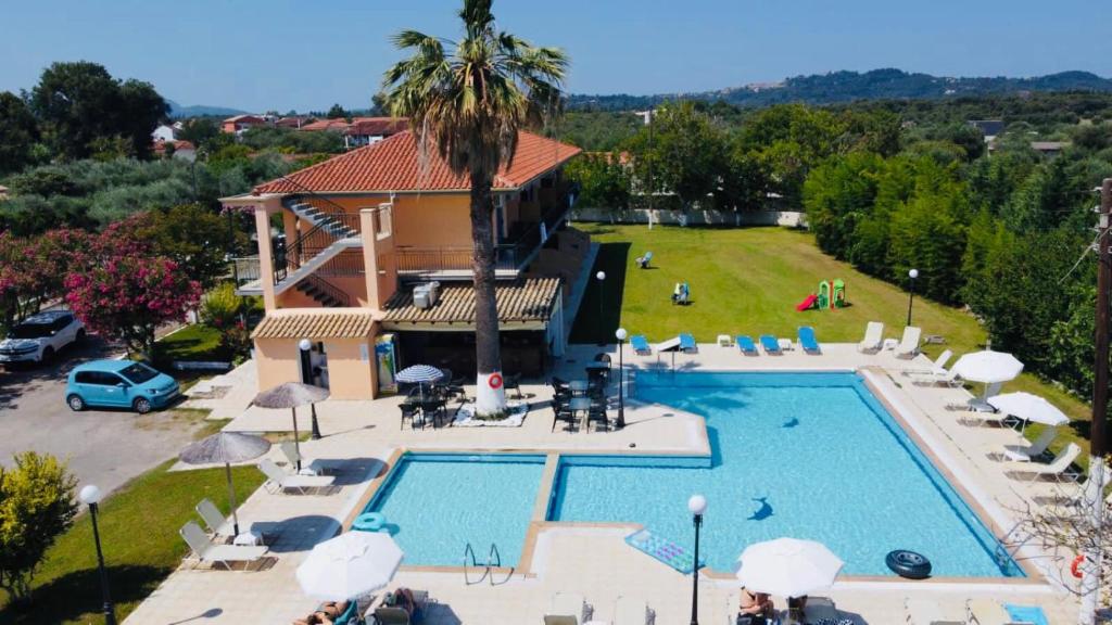 Banos Apartments and swimming pool photo 2