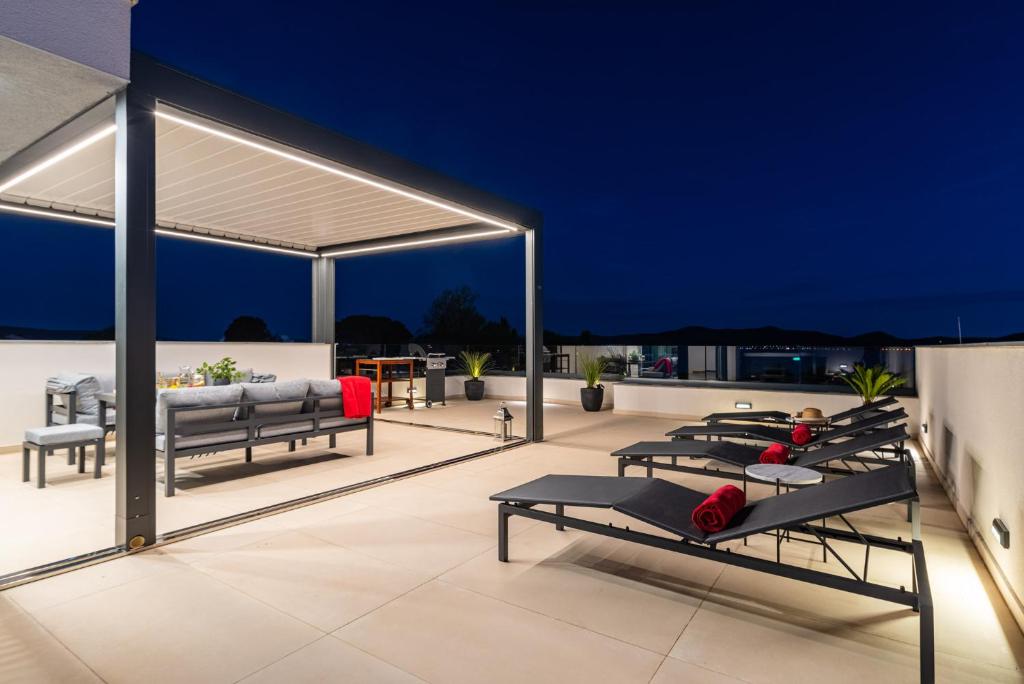 Penthouse LiV photo 2