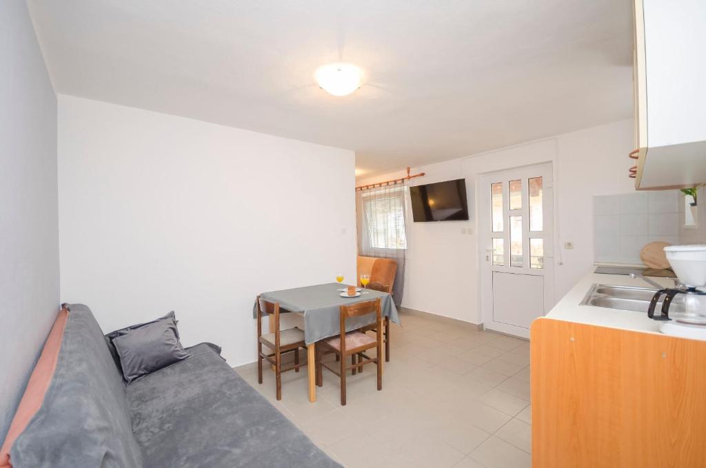 Apartments Up and Down photo 2