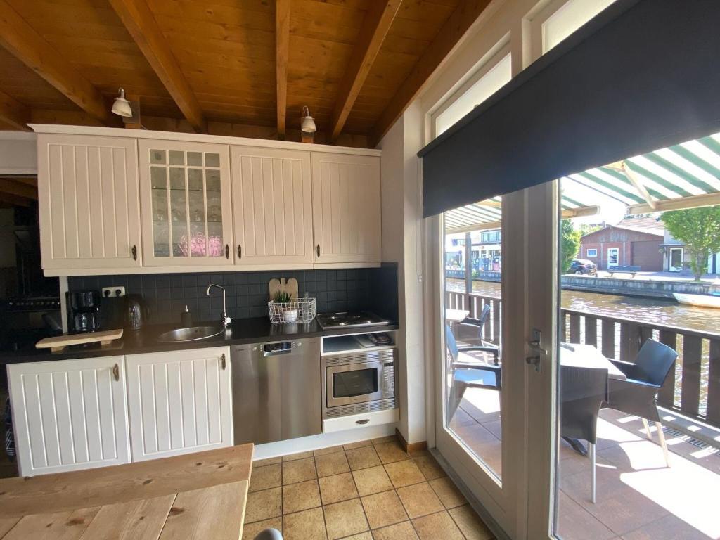 Unique Holiday Home with Terrace Barbecue Garden Furniture photo 3