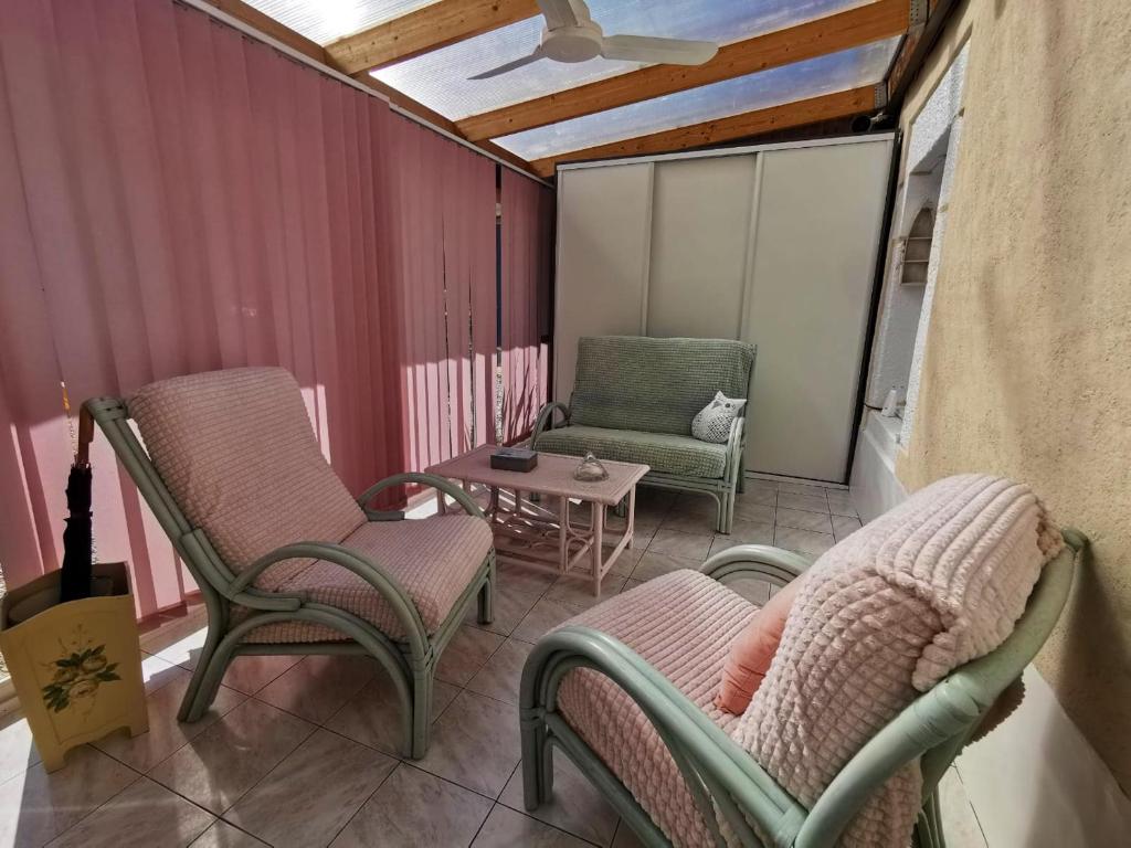 Maison de 2 chambres avec jardin clos et wifi a Quettehou a 1 km de la plage photo 2