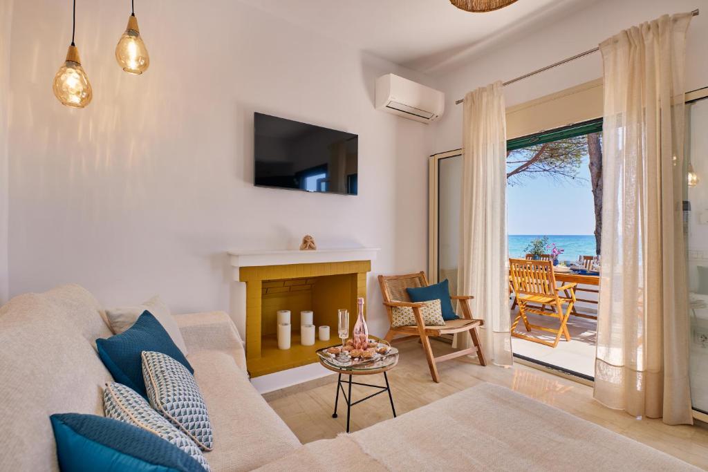 Vera Villa - Brand New Seafront Villa! photo 1