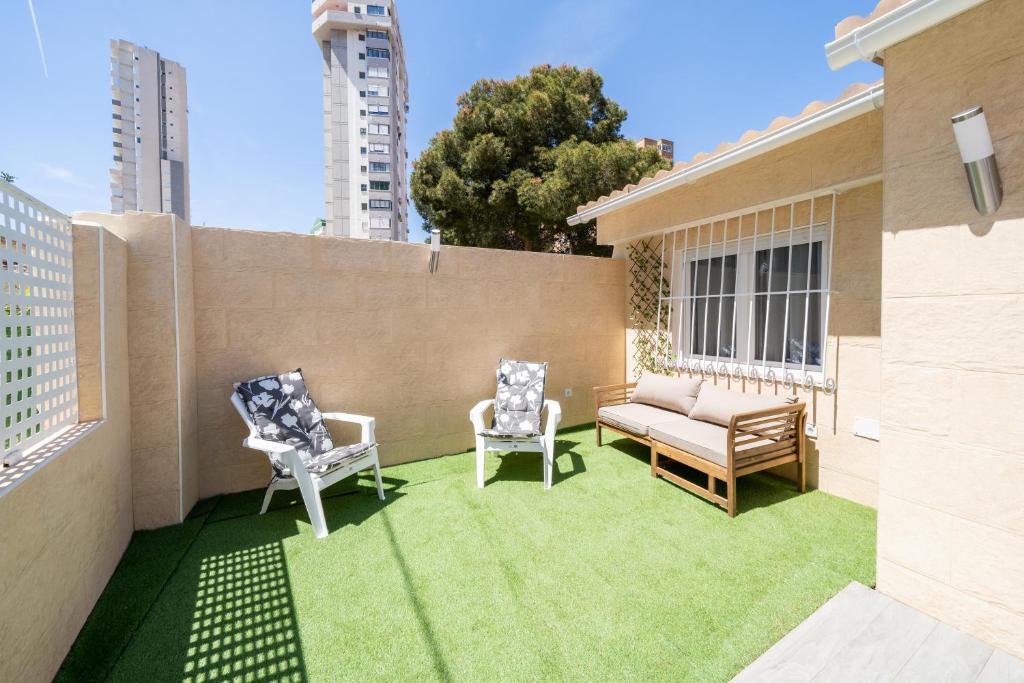 Apartamento ALMA con terreno privado y parking compartido - a 800m de Playa Poniente photo 3