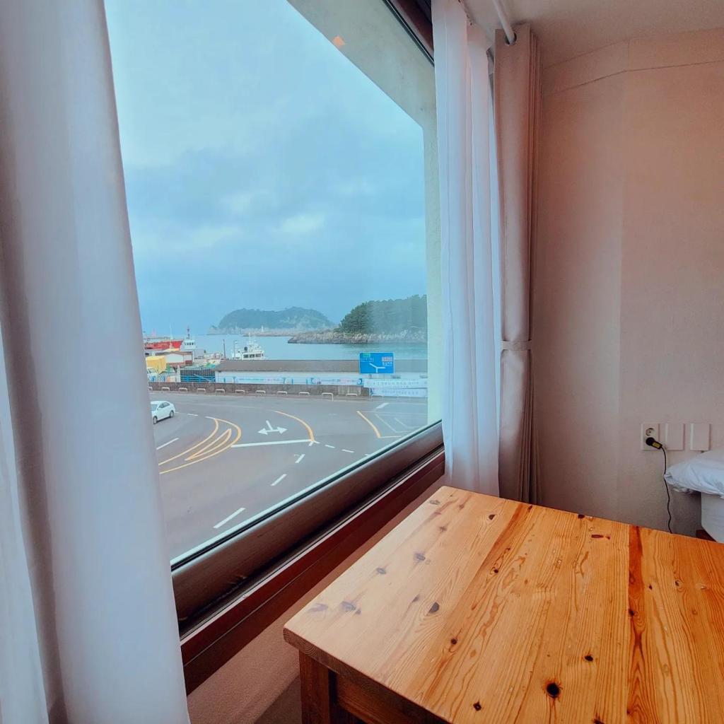 Seogwiporto Room Type - 202