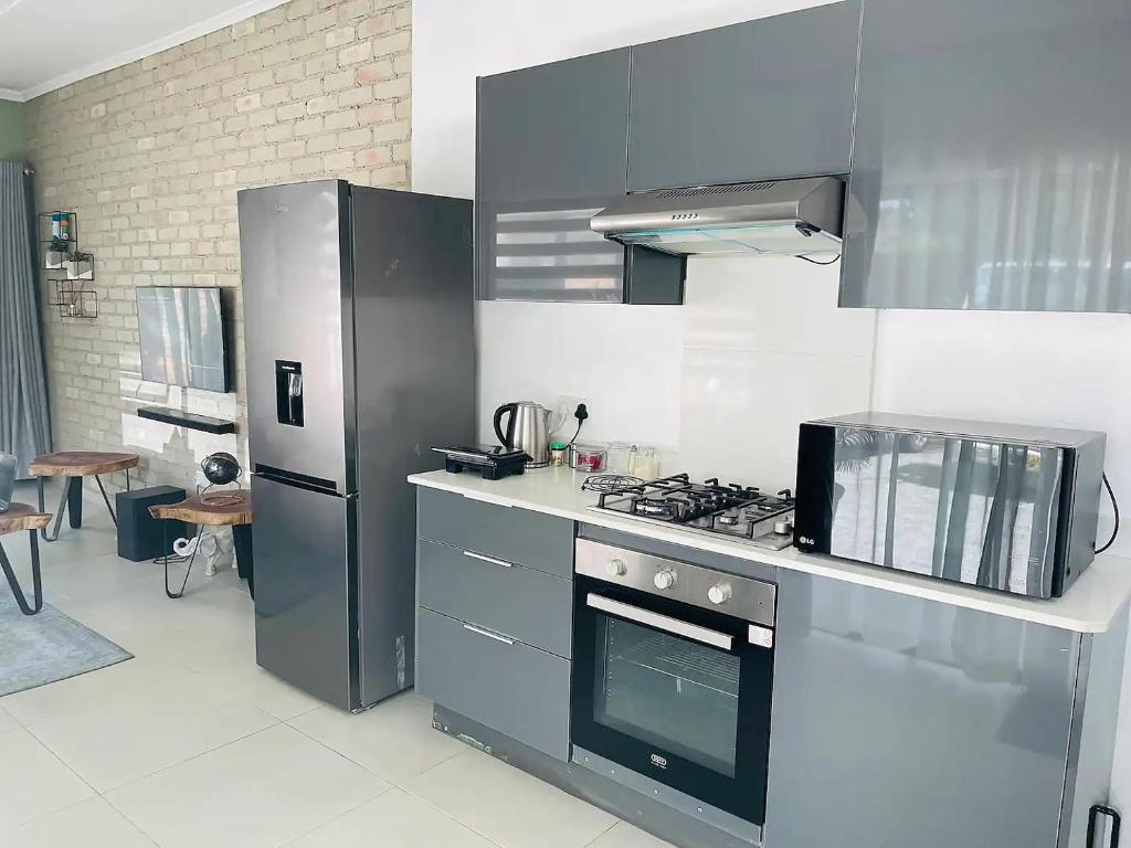 Ultra modern 2 bedroomed apartment - 2082 photo 1