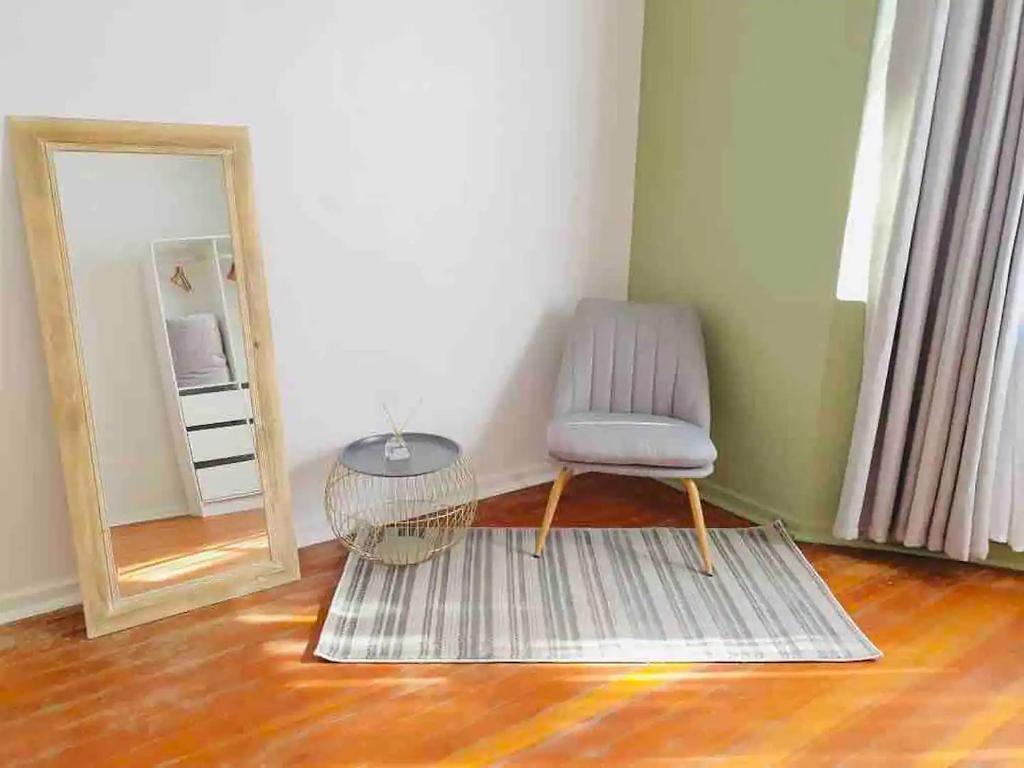 Contemporary 2 bed in Suburbs - 2080 photo 3