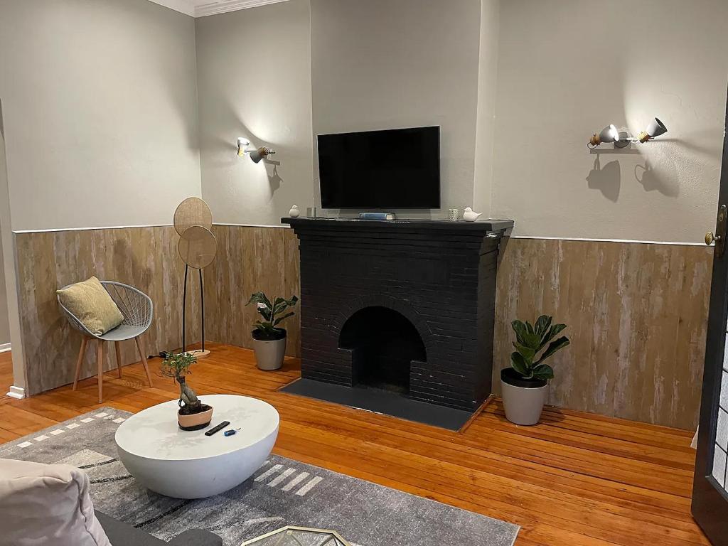 Modern Apartment - 2081 photo 1