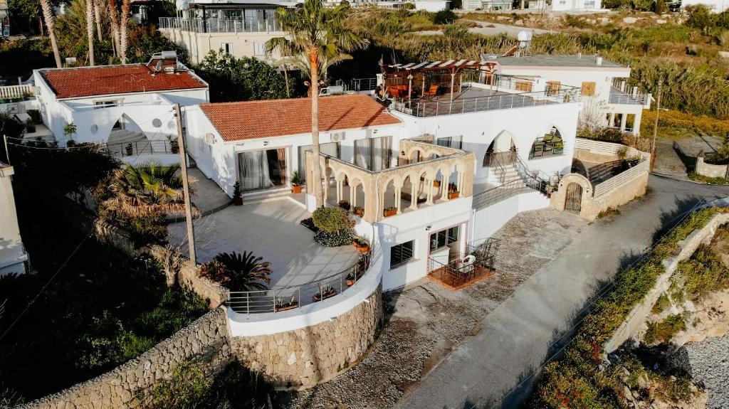Luxuriant Houses Kyrenia photo 4