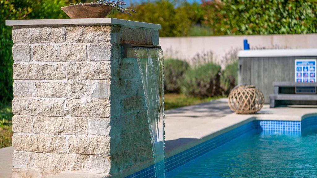 Modern villa with swimming pool in Rakalj photo 4
