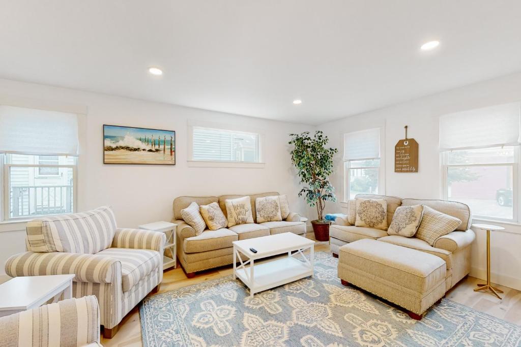 Beau's Beach House