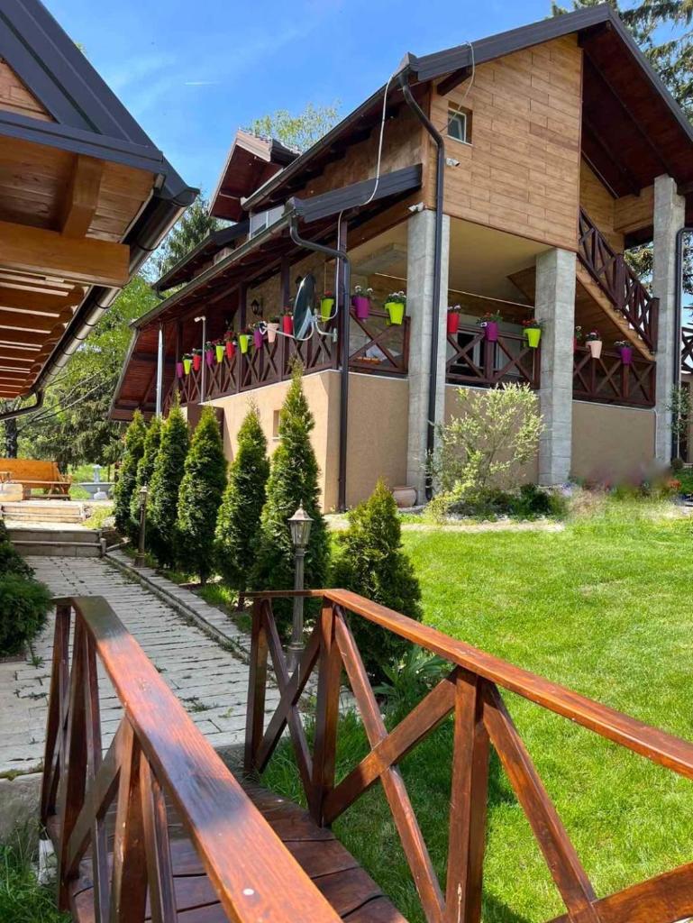 Apartmani Joka i Drvene kucice photo 4