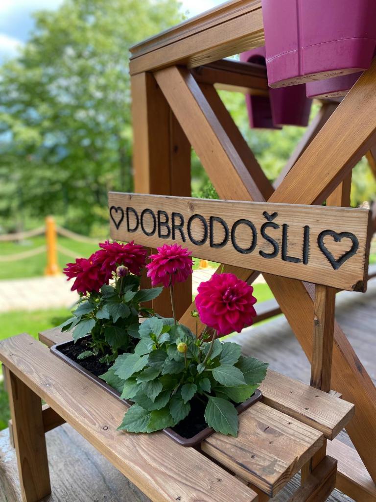 Apartmani Joka i Drvene kucice photo 2