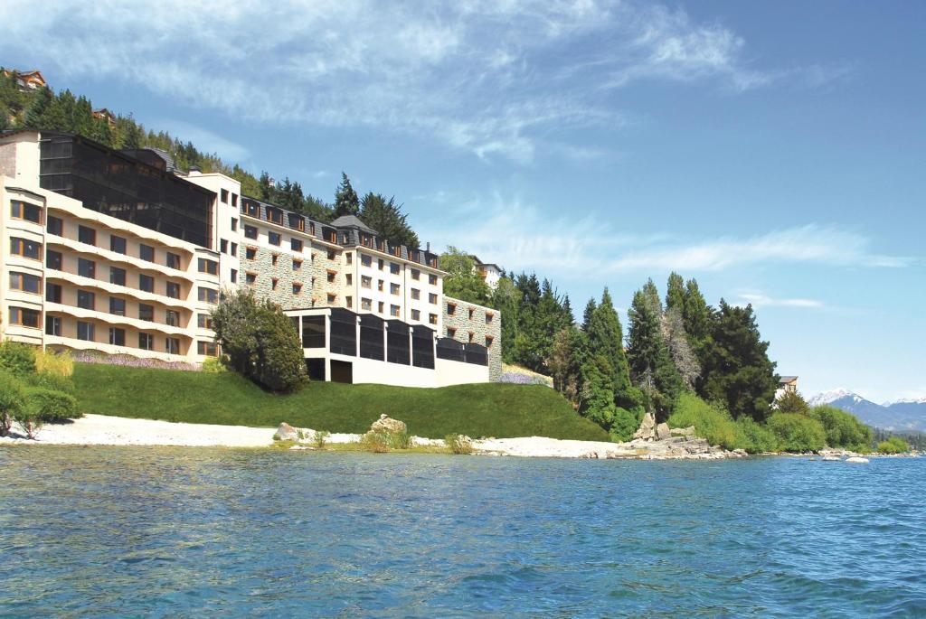 Alma Del Lago Suites & Spa photo 1