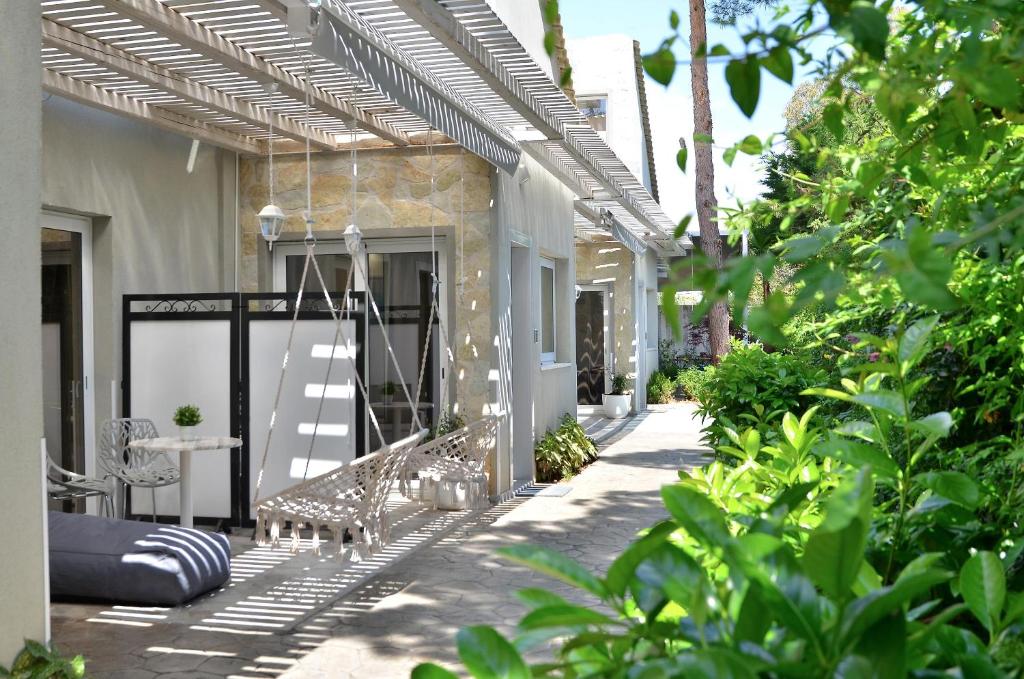 Alekos Luxury Suites Free 24h Transportation From - To Airport photo 4