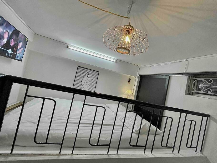 Loft House/ Hoan Kiem Lake/ Book Street