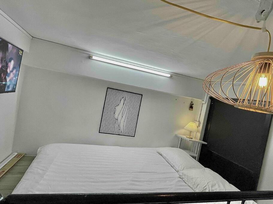 Loft House/ Hoan Kiem Lake/ Book Street