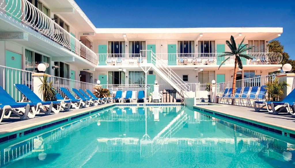 Daytona Inn And Suites image
