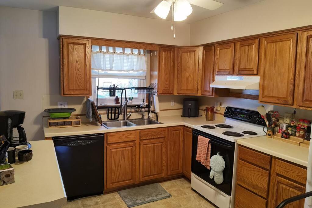 Artistic Home in Lewisburg photo 3