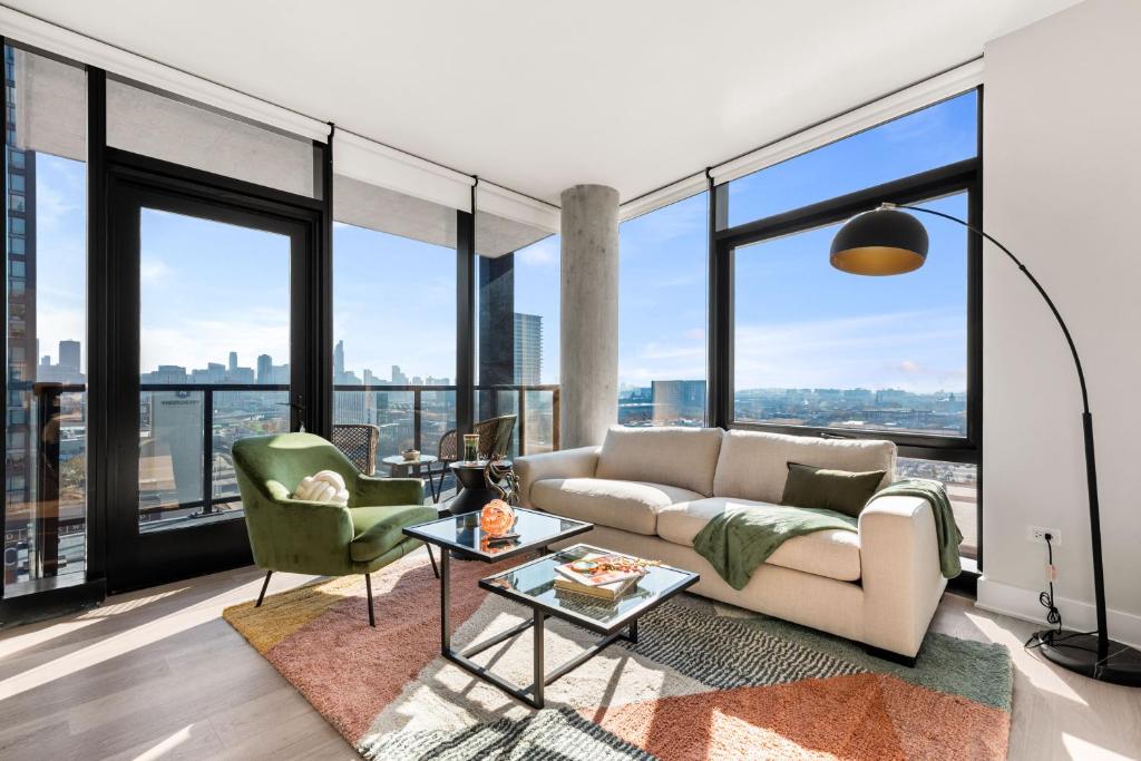 Avra Stylish Apartments Prime West Loop Location Near Union Park image