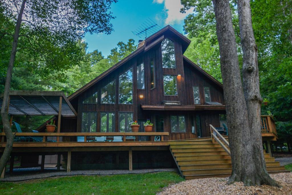 Shoreline Chateau image