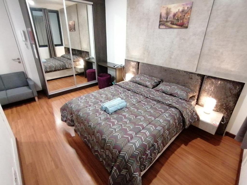Duplex Condo with Lots of Entertainments Around! photo 2