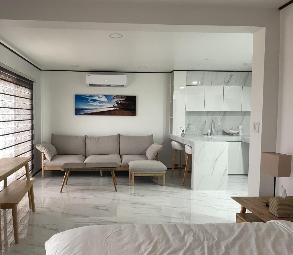 Mariana Suites photo 2