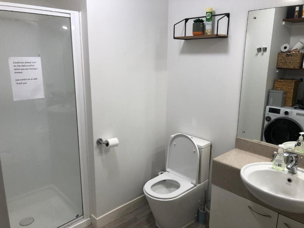 Cool Apartment, Central To Everything, share with 2x Bulldogs photo 1