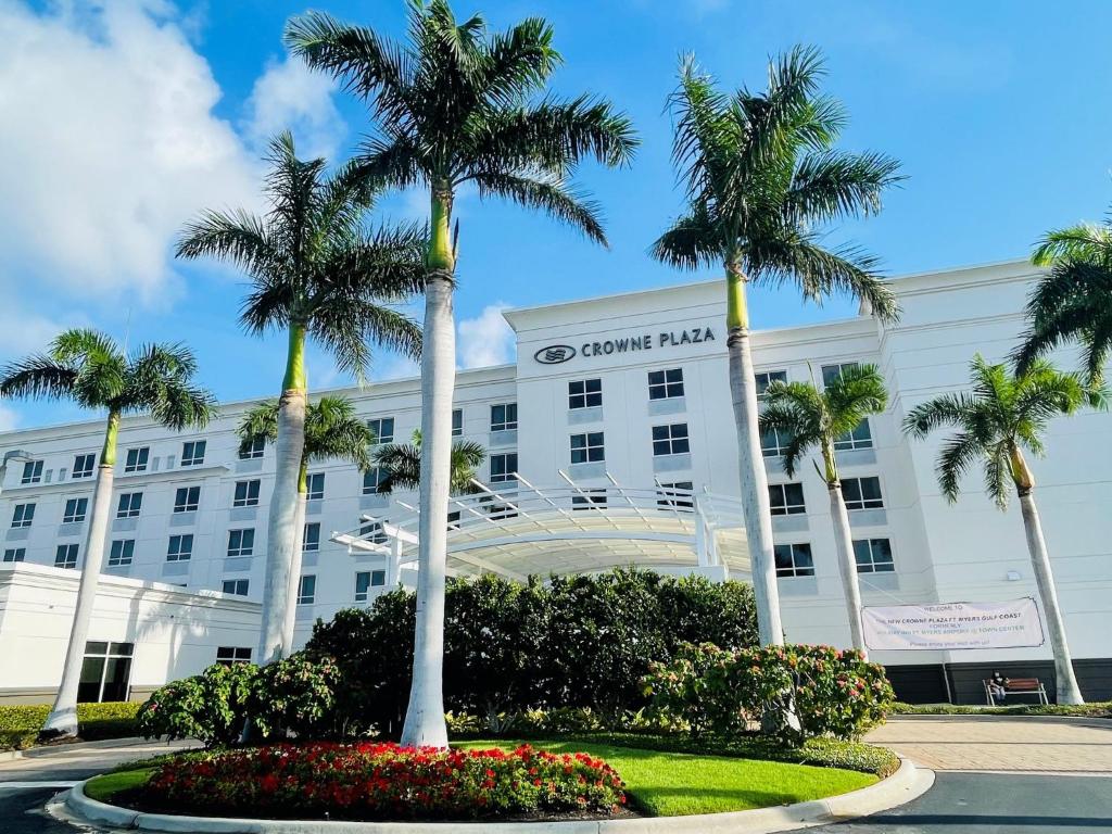 Crowne Plaza Ft. Myers Gulf Coast, an IHG Hotel image