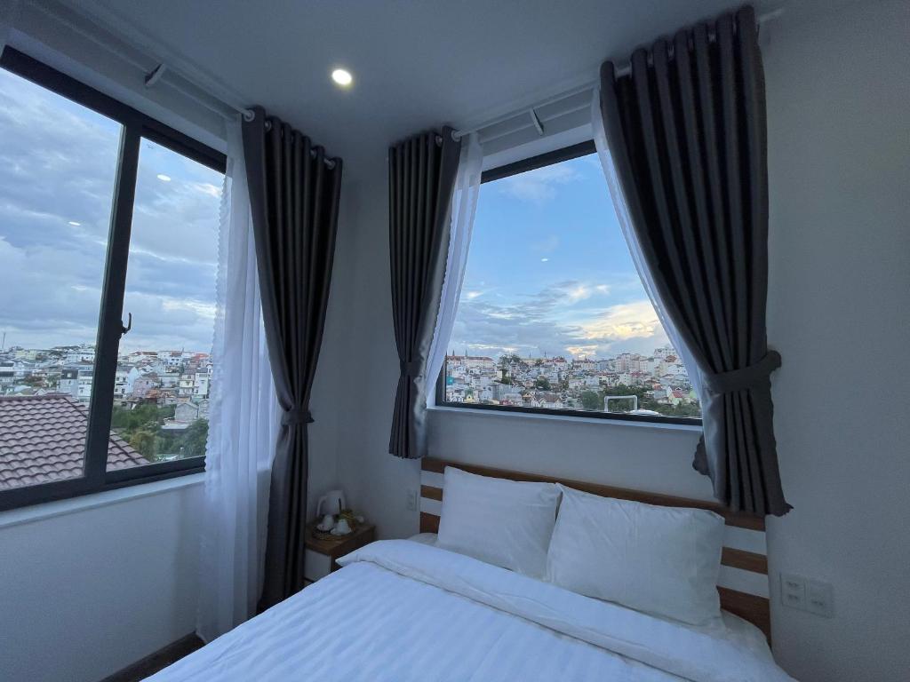 ALOHA HOMESTAY (5bedrooms + 1 Kitchen+ 1 Terrace )